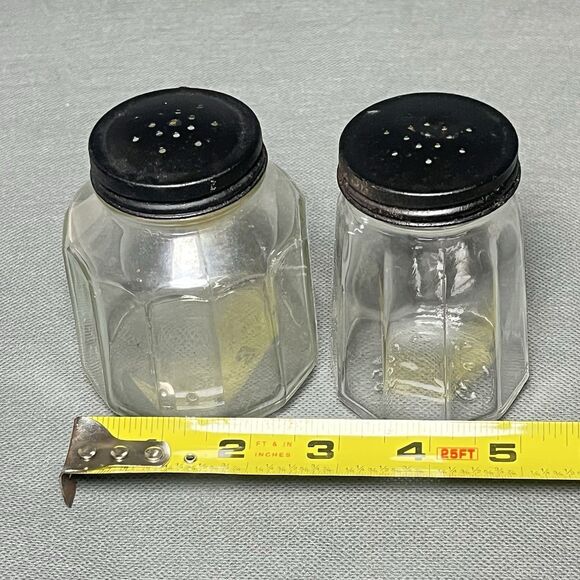 Vintage G. C. Co Paneled Clear Glass Black Metal Lid Salt & Pepper Shaker-UV - Picture 5 of 15